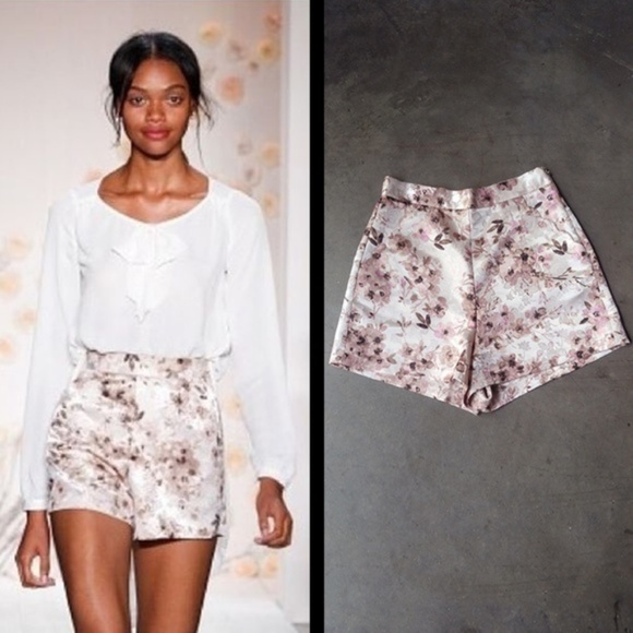LC Lauren Conrad Pants - NWOT Lauren Conrad Runway Floral Jacquard Short 10